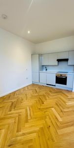 Terraced house to rent - Photo 3