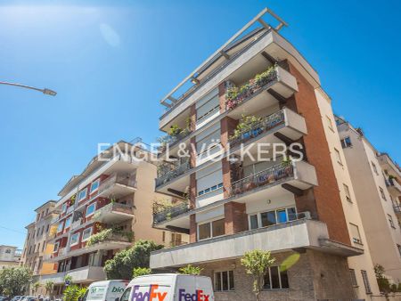 Appartamento con giardino in via Bertoloni, in contesto tranquillo - Photo 2