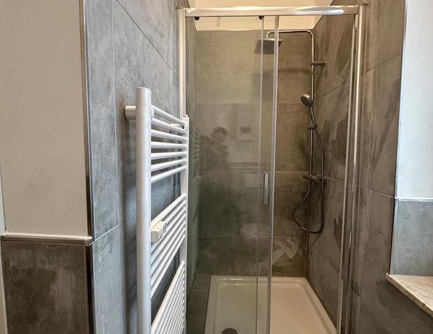 Erstbezug nach Renovierung 2,5 Zimmer Wohnung neues Bad - Photo 1