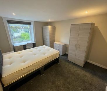 4 bedroom private hall to rent - Photo 2