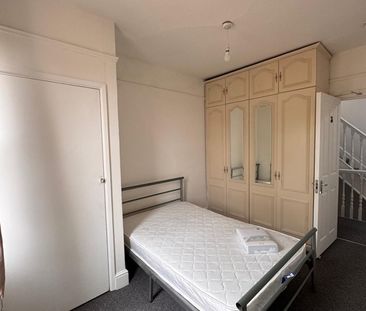 Room in a Shared House, Hinton Road, BS16 - Photo 3