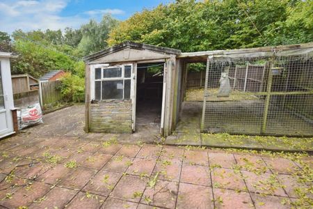 2 bedroom semi-detached house to rent - Photo 5