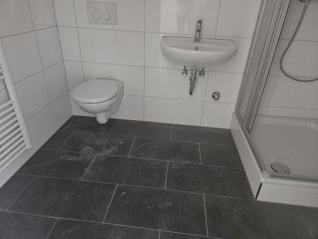 Modernisierte Dreiraumwohnung mit ca. 69 m² Wohnfläche und Balkon - Photo 3