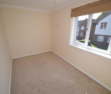 2 bedroom end of terrace house to rent - Photo 4