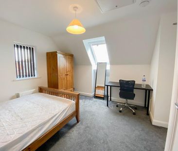 5 bedroom detached house to rent - Photo 1