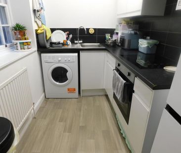 3 bedroom flat to rent - Photo 1
