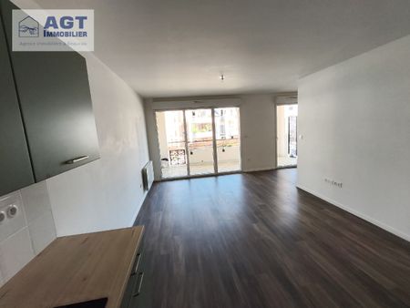 Location Appartement 2 pièces 39m² BEAUVAIS 60000 - Photo 2