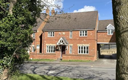 4 bedroom link detached house to rent - Photo 3