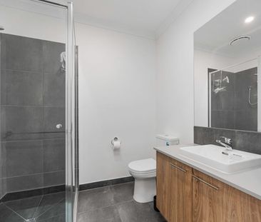 Modern Family Living in Banksia Estate - Photo 4