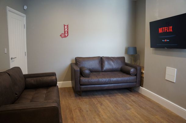 4 Bed End Terrace, Kellit Road, L15 - Photo 1