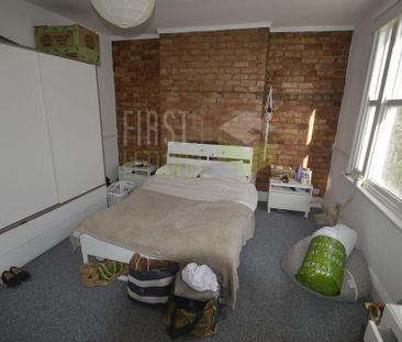 4 bedroom terraced house to rent - Photo 3