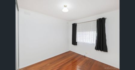 Impressive, Renovated Family Home In Lalor To Enjoy! - Photo 5