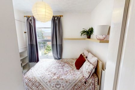 6 Bed Terraced House, Stanbury Avenue, BS16 - Photo 4