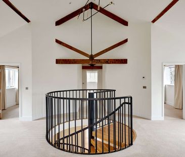 A beautifully presented Oast house set in an exceptional rural High... - Photo 6