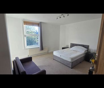 Room in a Shared House, Arthington View, LS10 - Photo 4