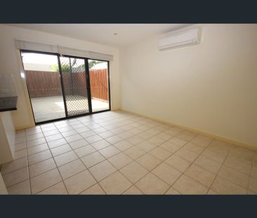 2/98 McKillop Street, Geelong, Vic 3220 - Photo 1