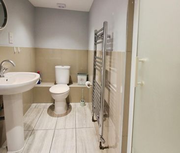 1 bedroom Flat To Let - Photo 6