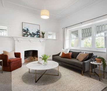 Elegant Corner Residence with Pool in Malvern East - Photo 3