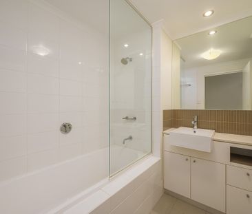 TOP LEVEL UNIT IN CENTRAL GLADSTONE - Photo 6