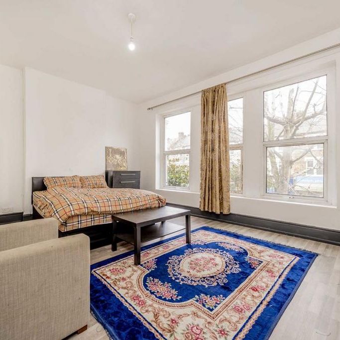 3 bedroom flat to rent - Photo 1