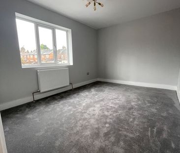 5 Bed Terraced House, Seymour Avenue, LU1 - Photo 2