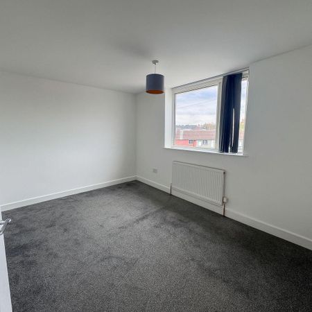 4 bedroom semi-detached house to rent - Photo 5