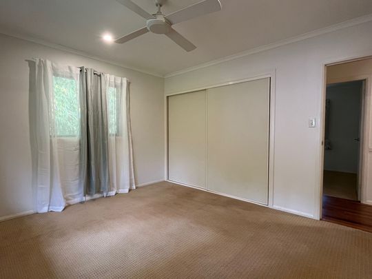 Large 3 Bedroom Family Home with Study - Photo 1