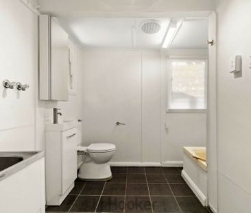 Waterfront Living in Sought-After Eleebana - Photo 6