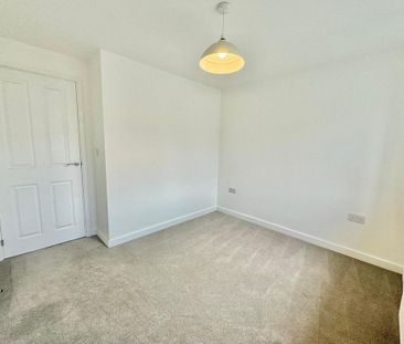 2 bedroom semi-detached house to rent - Photo 4