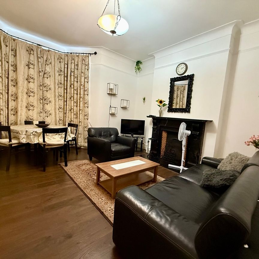 2 Bed Flat, Edith Road, W14 - Photo 1