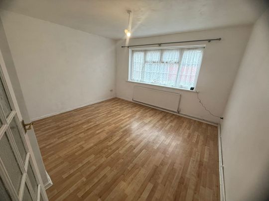 4 Bed End Terrace, Salop Street, B12 - Photo 1