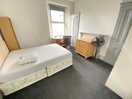 4 bedroom house to rent - Photo 2