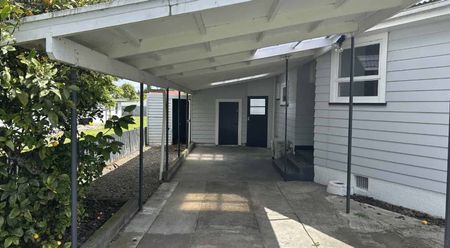 PAHIATUA - 3 BEDROOMS - Photo 4