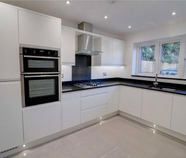 3 bedroom end of terrace house to rent - Photo 3