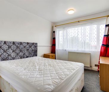 Terraced House To Let - Photo 6