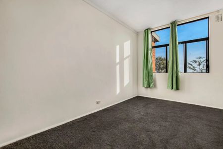 Perfect location with panoramic views - Photo 4