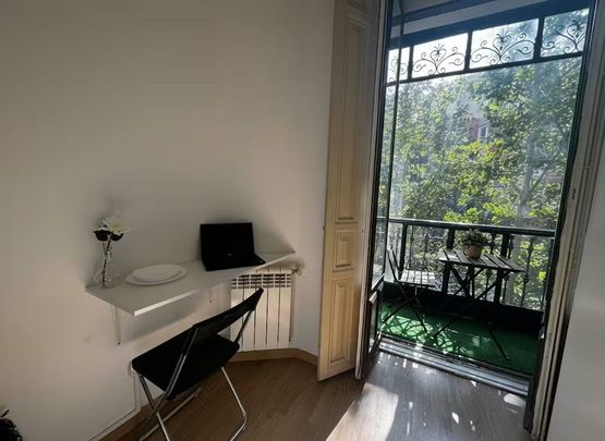 Calle de Trafalgar, Madrid, Community of Madrid 28010 - Photo 1