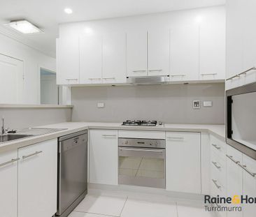 Sophisticated First-Floor Two-Bedroom Apartment in Prime Turramurra... - Photo 4