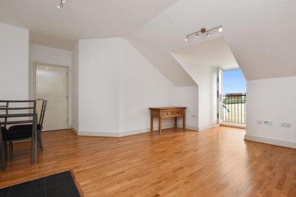 Beaumont Drive, Worcester Park - Photo 1