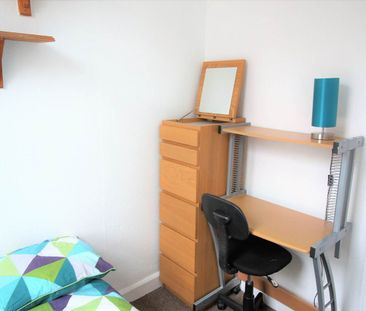 Vicarage Street (room 2), Kirkstall, Leeds - Photo 6