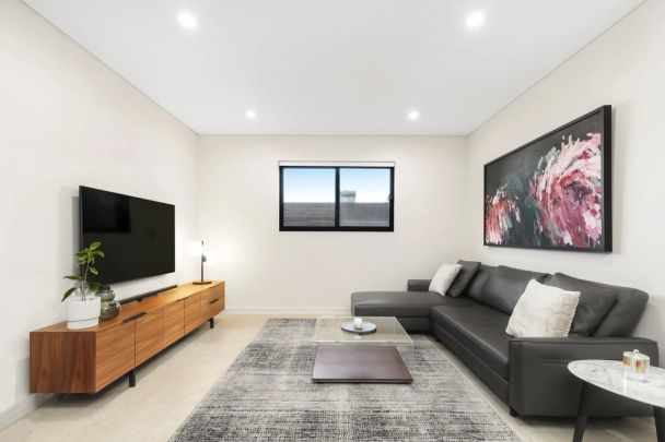 Spacious Atelier Apartment - Photo 1