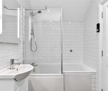 Queens Road, Weybridge, Surrey, KT13 - Photo 1