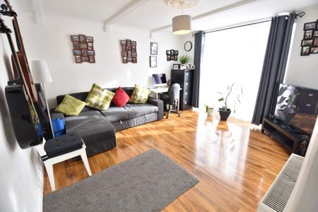 2 bedroom apartment to rent - Photo 2