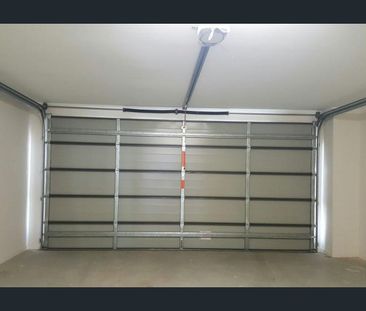 STYLISH HOME IN ROBINA AVAILABLE FOR RENT - Photo 6