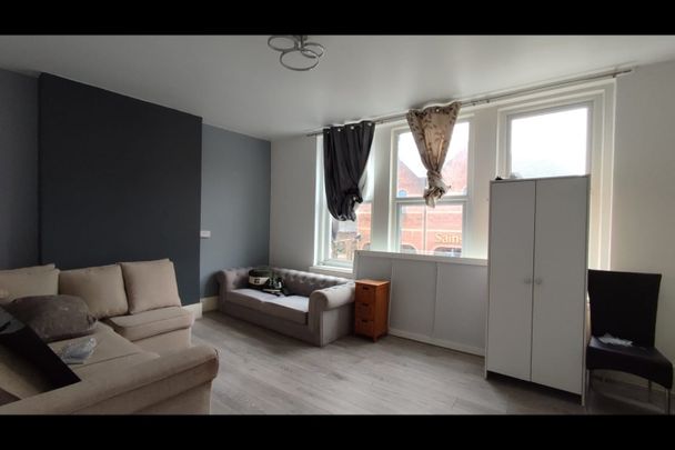 3 Bed Flat, High Road, N12 - Photo 1