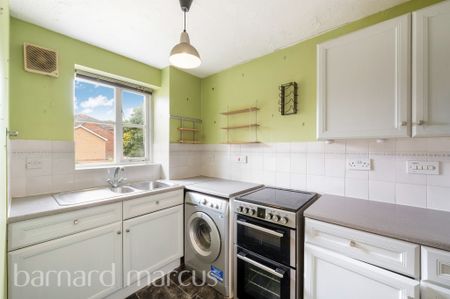 Donald Woods Gardens, Surbiton - Photo 4