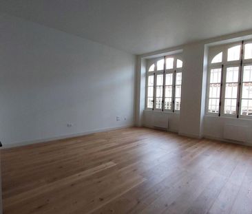 location Appartement T2 DE 46.09m² À LAVAL - Photo 1