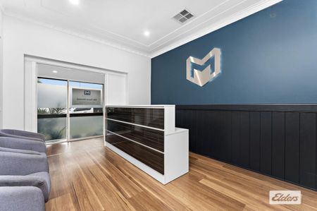 Spacious 5-Bedroom Home in the Heart of Wollongong CBD - Photo 2