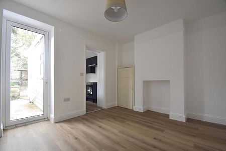 2 bedroom terraced house to rent - Photo 2