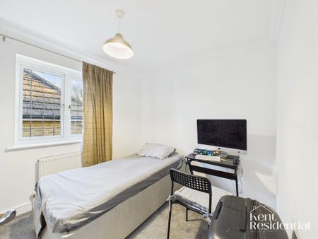 4 bedroom property to rent - Photo 3